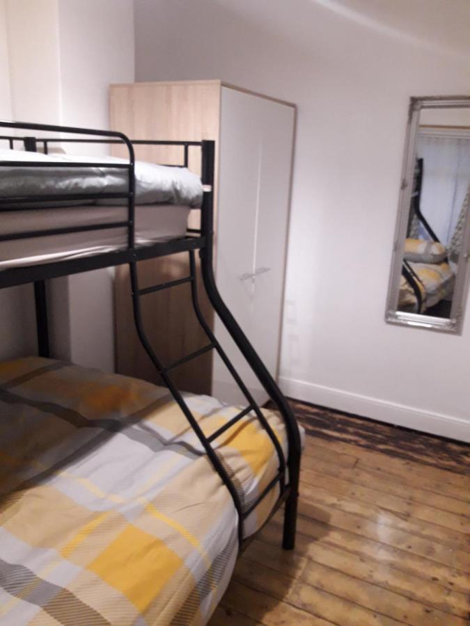 Cosy @ Coleraine Beside Train+Bus Station Apartment Екстериор снимка