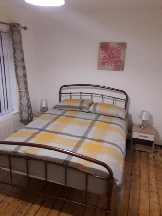 Cosy @ Coleraine Beside Train+Bus Station Apartment Екстериор снимка